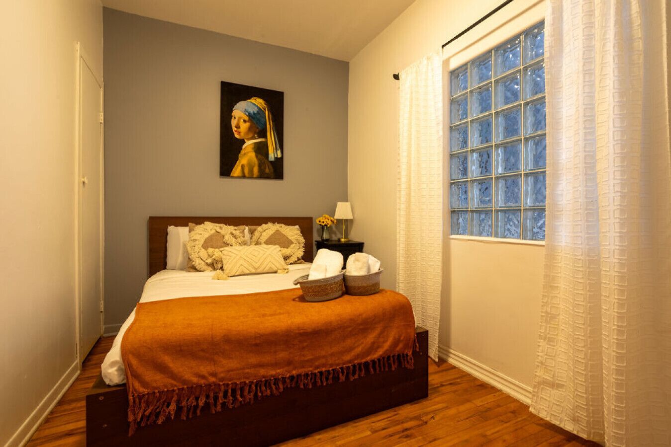 3 bedrooms, desk, iron/ironing board, free WiFi