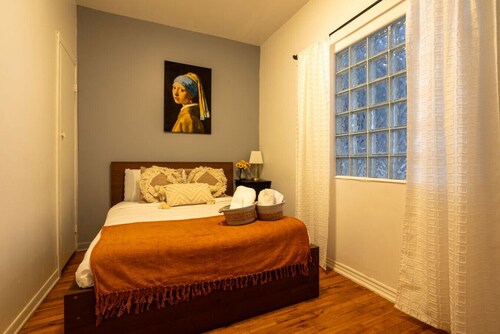 Cityside 3BR – Downtown Living in Plateau