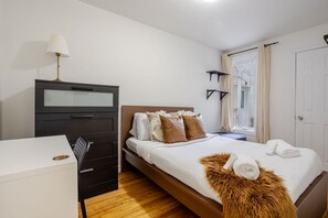 2 bedrooms, desk, iron/ironing board, free WiFi