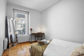4 Schlafzimmer, Schreibtisch, Bügeleisen/Bügelbrett, kostenloses WLAN