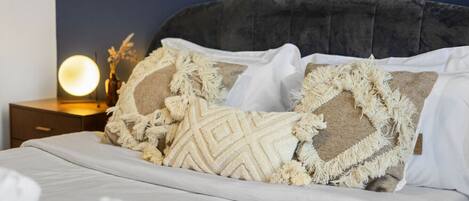 4 habitaciones, escritorio, tabla de planchar con plancha y wifi gratis