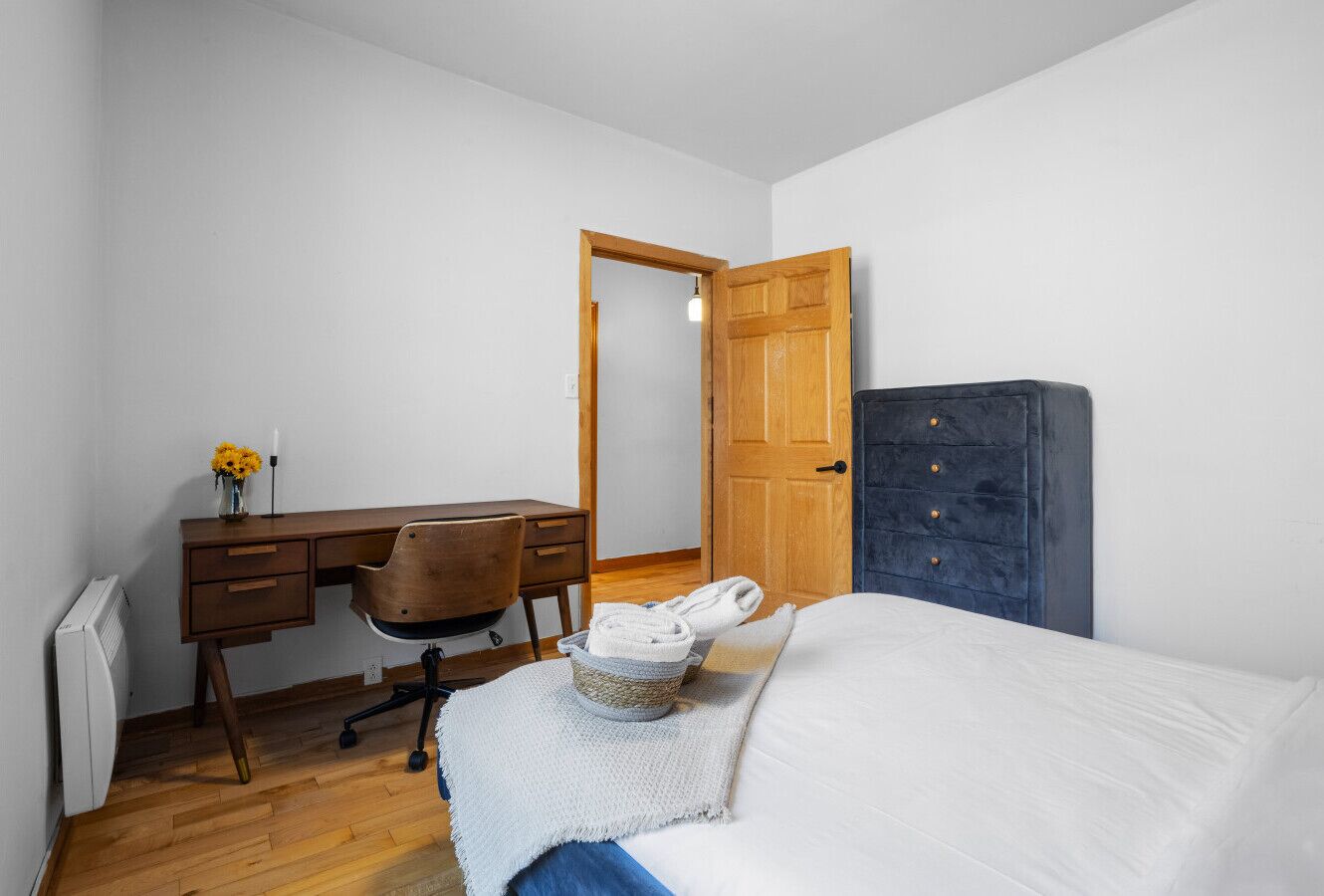 4 habitaciones, escritorio, tabla de planchar con plancha y wifi gratis 