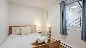 2 chambres, bureau, fer et planche à repasser, accès au Wi-Fi (inclus)