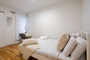 2 bedrooms, desk, iron/ironing board, free WiFi