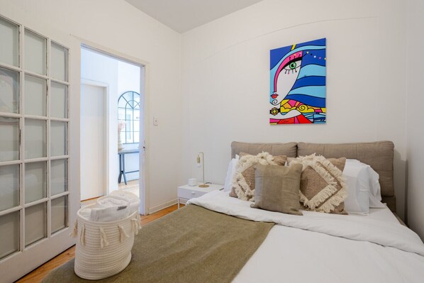 4 chambres, bureau, fer et planche à repasser, accès au Wi-Fi (inclus)
