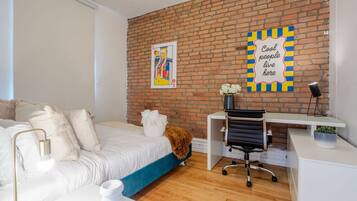 4 habitaciones, escritorio, tabla de planchar con plancha y wifi gratis