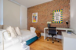 4 bedrooms, desk, iron/ironing board, free WiFi