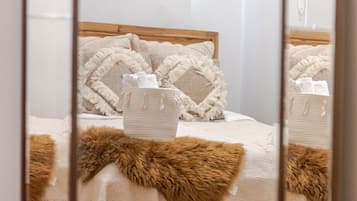 4 camere, una scrivania, ferro/asse da stiro, Wi-Fi gratuito