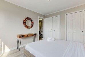 1 dormitorio, escritorio, tabla de planchar con plancha y wifi gratis