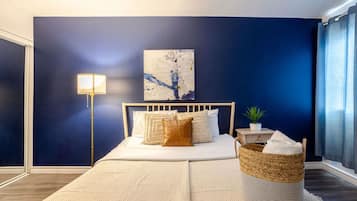 1 sovrum, skrivbord, strykjärn/strykbräda och gratis wi-fi