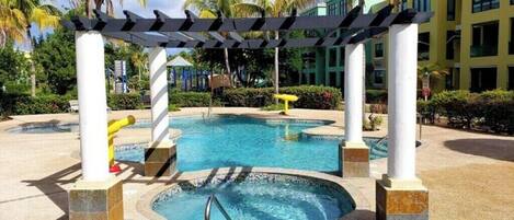 Piscine extérieure, piscine chauffée