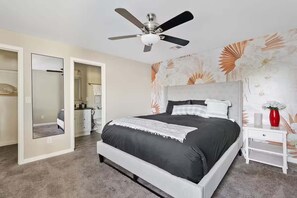 4 bedrooms, iron/ironing board, WiFi, bed sheets