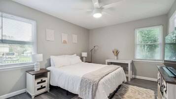 3 bedrooms, iron/ironing board, travel cot, WiFi
