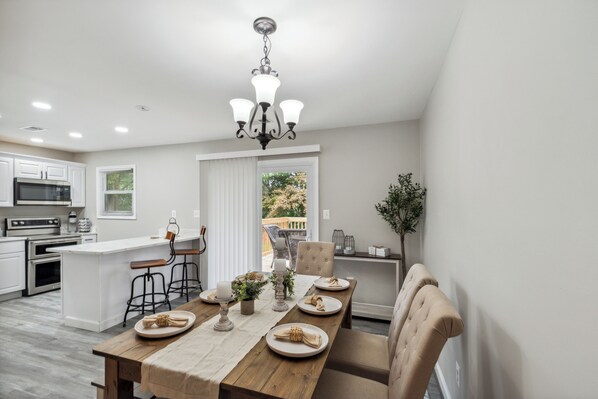 Dining - Stylish 3BD 2BA Rancher Near BWI, FT Meade, Live Casino, Baltimore! (Severn)