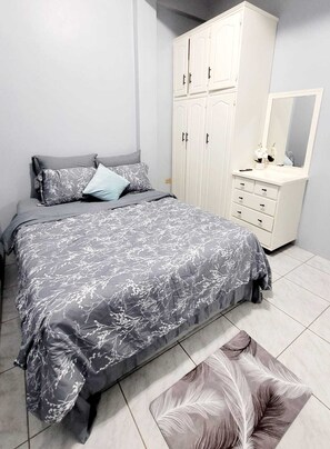 2 quartos, ferros/tábuas de passar roupa, Wi-Fi, roupa de cama