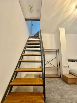 Basic-Maisonette, Balkon, Gartenblick | 2 Schlafzimmer, Verdunkelungsvorhänge, Bügeleisen/Bügelbrett