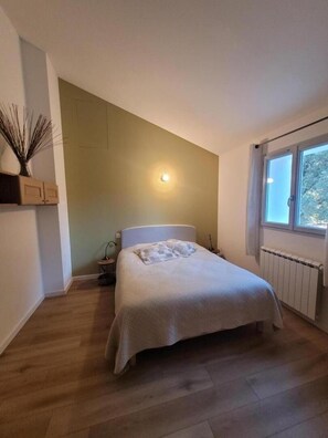 2 Schlafzimmer, Bügeleisen/Bügelbrett, Internetzugang, Bettwäsche