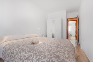 2 quartos, ferros/tábuas de passar roupa, Wi-Fi de cortesia