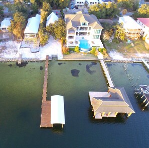 المنشأة من الخارج