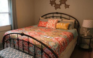 2 bedrooms, desk, free WiFi, bed sheets