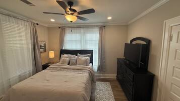 2 bedrooms, desk, iron/ironing board, free WiFi