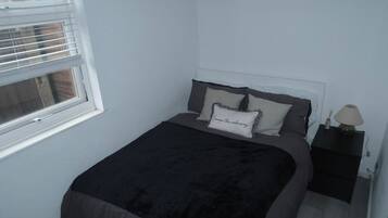 1 chambre, fer et planche Ă repasser, Wi-Fi, draps fournis