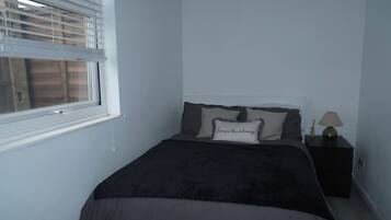 1 chambre, fer et planche Ă repasser, Wi-Fi, draps fournis