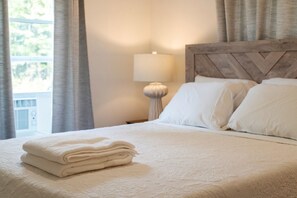 1 bedroom, travel cot, free WiFi, bed sheets