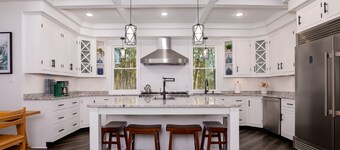 Ridgeline Retreat | Craftsman bungalow luxury!