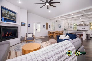 TV connectée, cheminée