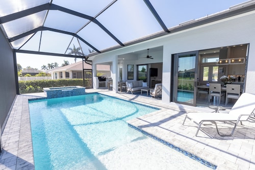 Beautiful Marco Island Home, Heated Private Pool, Inviting, Relaxing Setting, Private Yard!