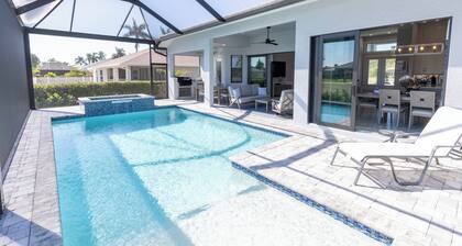 Beautiful Marco Island Home, Heated Private Pool, Inviting, Relaxing Setting, Private Yard!