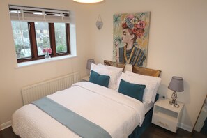 3 makuuhuonetta, silitysrauta/-lauta, Wi-Fi, vuodevaatteet