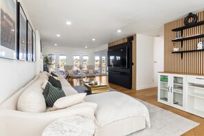 Smart TV, fireplace, books - Majestic Villa with incredible views and hot tub (Los Angeles)