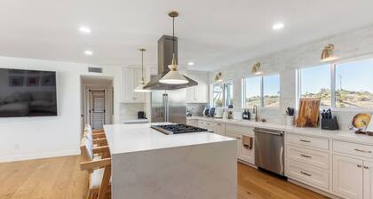 5BR Villa Stunning Views Hot Tub near SoFi Intuit