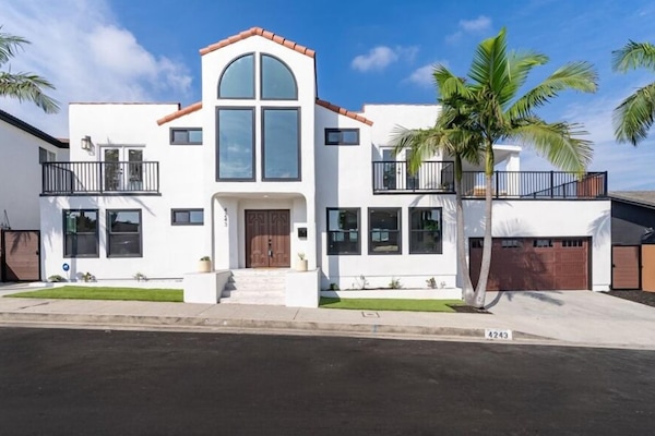 Beautiful home with majestic entrance