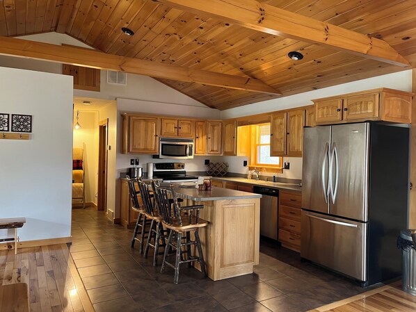 Micro-ondes, four, plaque de cuisson, lave-vaisselle