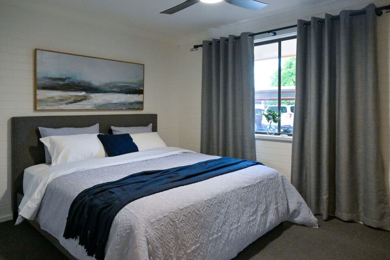 2 soverom, skrivebord, strykejern/-brett og wi-fi