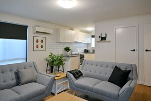 TV, stereo - Affordable Quality - Central Wagga (Wagga Wagga)