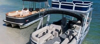 Lake Geneva Cozy Retreat – Game Room, Sleeps 12, Walk to Lake Como