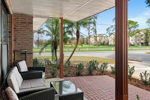 Terrace/patio - Stylish & Cozy King Bed Retreat @ Baldwin Park (Orlando)