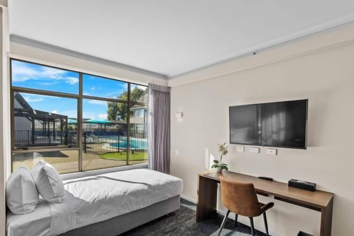 1 bedroom, pillow-top beds, laptop workspace, blackout curtains