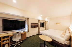 Kamar Twin Keluarga, Bebas Asap Rokok, pemandangan kota | Selimut bulu angsa, minibar, brankas, dan meja kerja