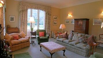 Televisión de pantalla plana y reproductor de DVD