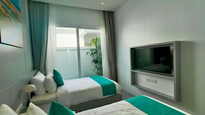 Luxury Villa, 3 Bedrooms, Private Pool, Hill View | Safe på rommet, individuelt dekorert og individuelt innredet