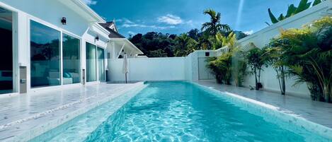 Luxury Villa, 3 Bedrooms, Private Pool, Hill View | 客房内保险箱、特色装修、特色家居、熨斗/熨衣板