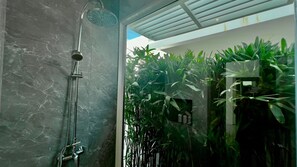 Luxury Villa, 3 Bedrooms, Private Pool, Hill View | Shower kamar mandi