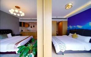 Family Suite | Laptop workspace, free WiFi