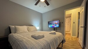 3 bedrooms, free WiFi, bed sheets - 3-bedroom townhouse - Max 8 guests (Charlotte)