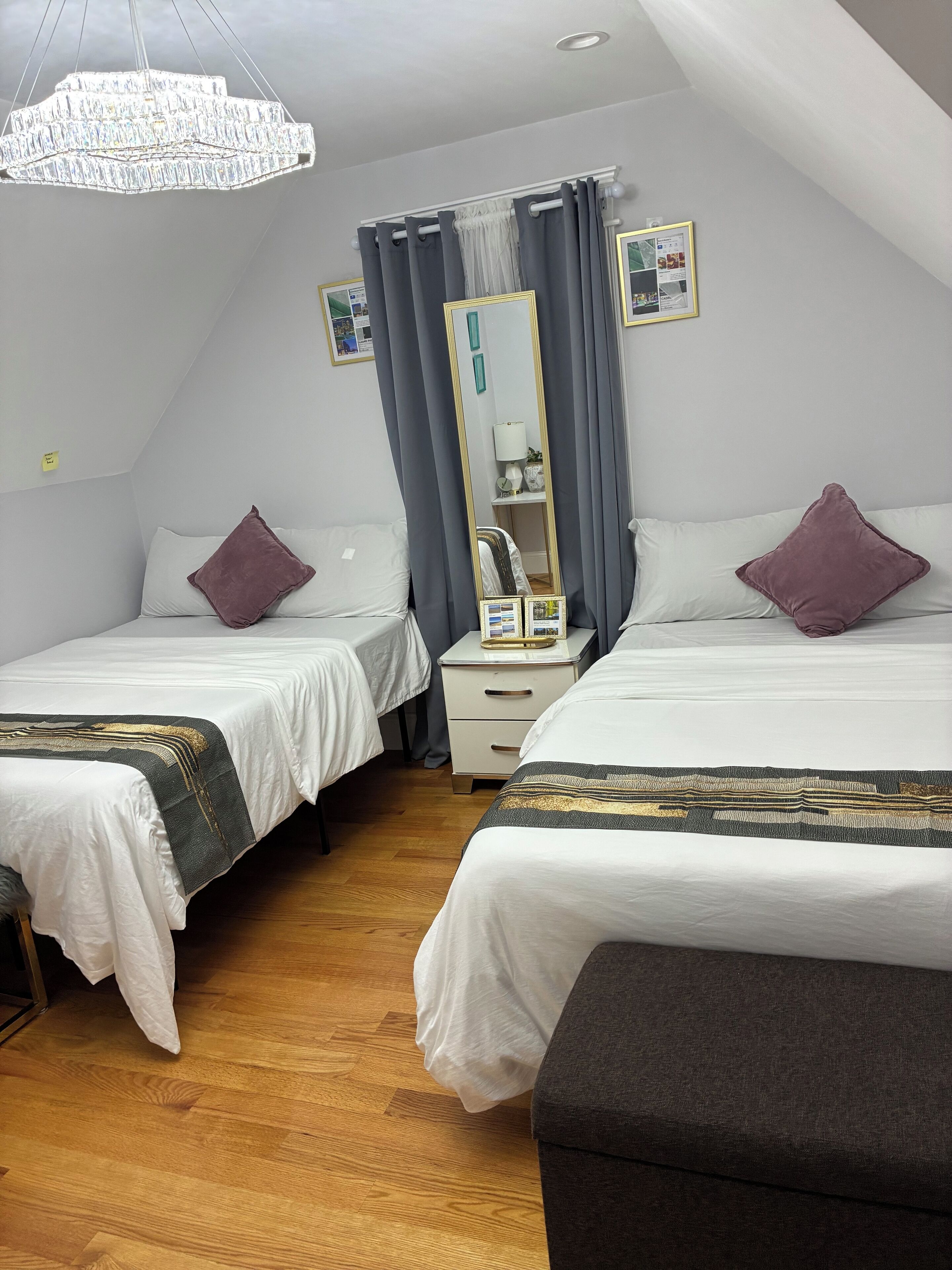 2 Schlafzimmer, Zimmersafe, Schreibtisch, Bügeleisen/Bügelbrett